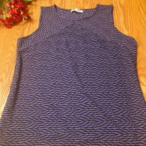Liz Claiborne Textured Sleeveless Top - Picture 1 of 6